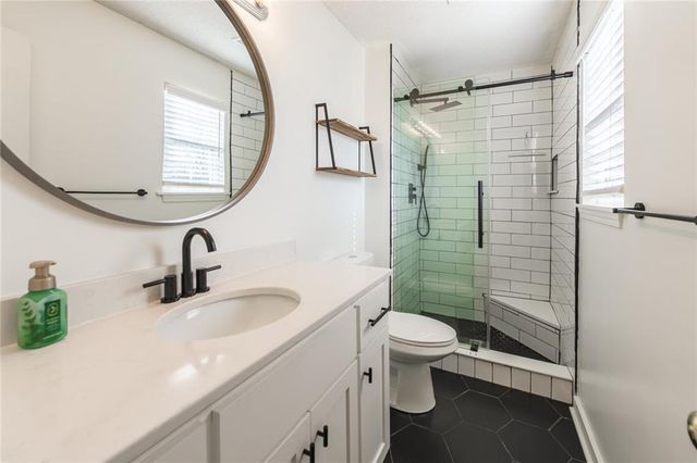 7419 N HICKORY Street, Kansas City, MO 64118