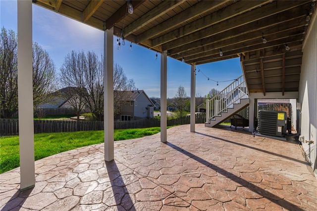 7419 N HICKORY Street, Kansas City, MO 64118