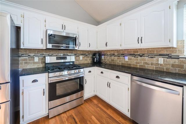 7419 N HICKORY Street, Kansas City, MO 64118