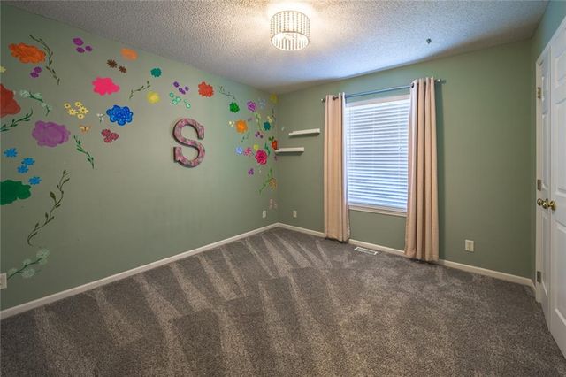 7419 N HICKORY Street, Kansas City, MO 64118