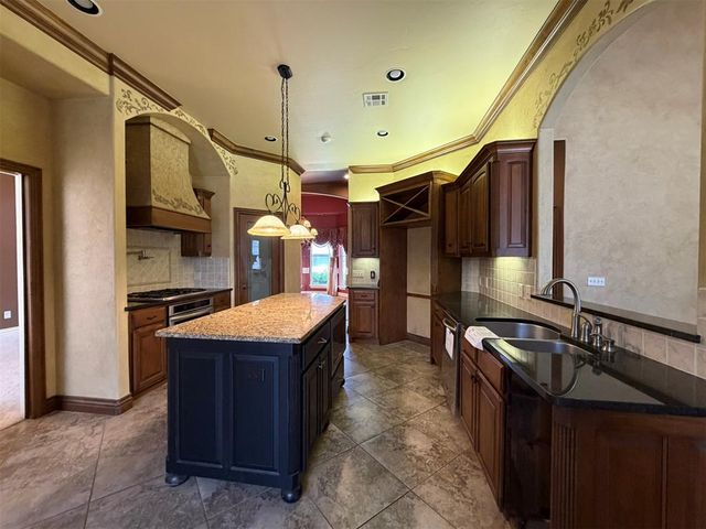 2704 SW 136th Street, Oklahoma City, OK 73170
