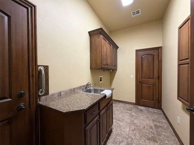 2704 SW 136th Street, Oklahoma City, OK 73170