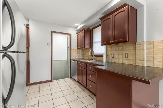 9299 Becker Avenue, Allen Park, MI 48101