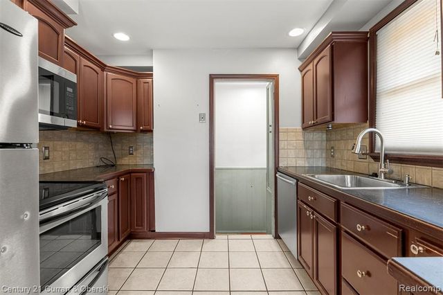 9299 Becker Avenue, Allen Park, MI 48101