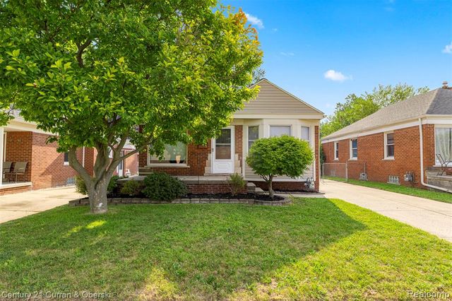 9299 Becker Avenue, Allen Park, MI 48101