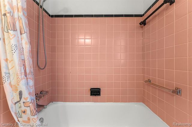 9299 Becker Avenue, Allen Park, MI 48101