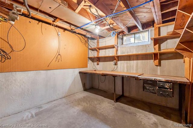 9299 Becker Avenue, Allen Park, MI 48101