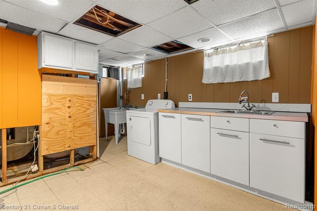 9299 Becker Avenue, Allen Park, MI 48101