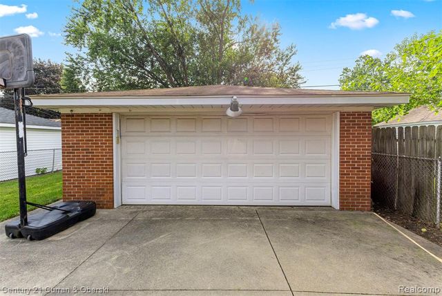 9299 Becker Avenue, Allen Park, MI 48101