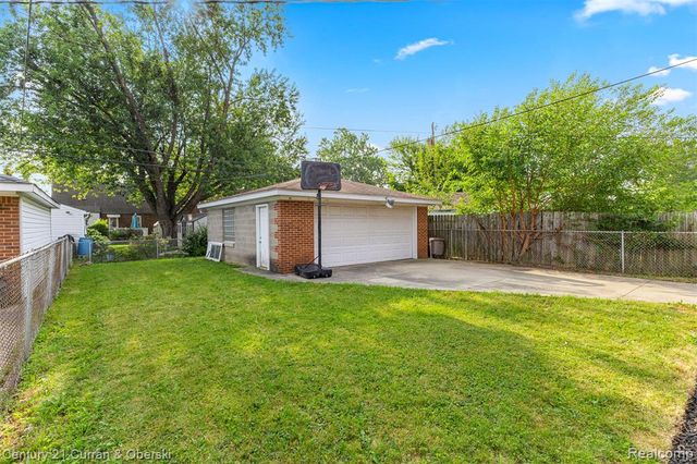 9299 Becker Avenue, Allen Park, MI 48101