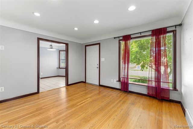 9299 Becker Avenue, Allen Park, MI 48101