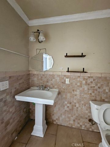 1319 E 59th, Los Angeles, CA 90001