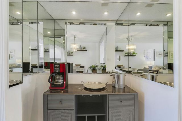 5121 Oak Hill Lane 412, Delray Beach, FL 33484