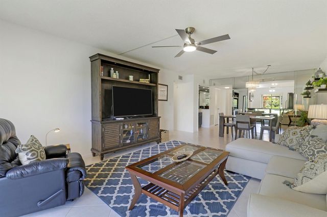 5121 Oak Hill Lane 412, Delray Beach, FL 33484