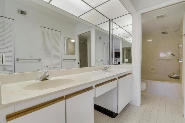 5121 Oak Hill Lane 412, Delray Beach, FL 33484