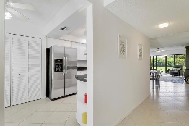 5121 Oak Hill Lane 412, Delray Beach, FL 33484