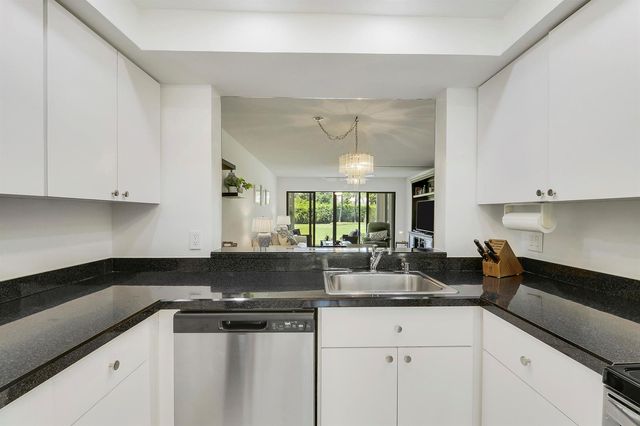 5121 Oak Hill Lane 412, Delray Beach, FL 33484