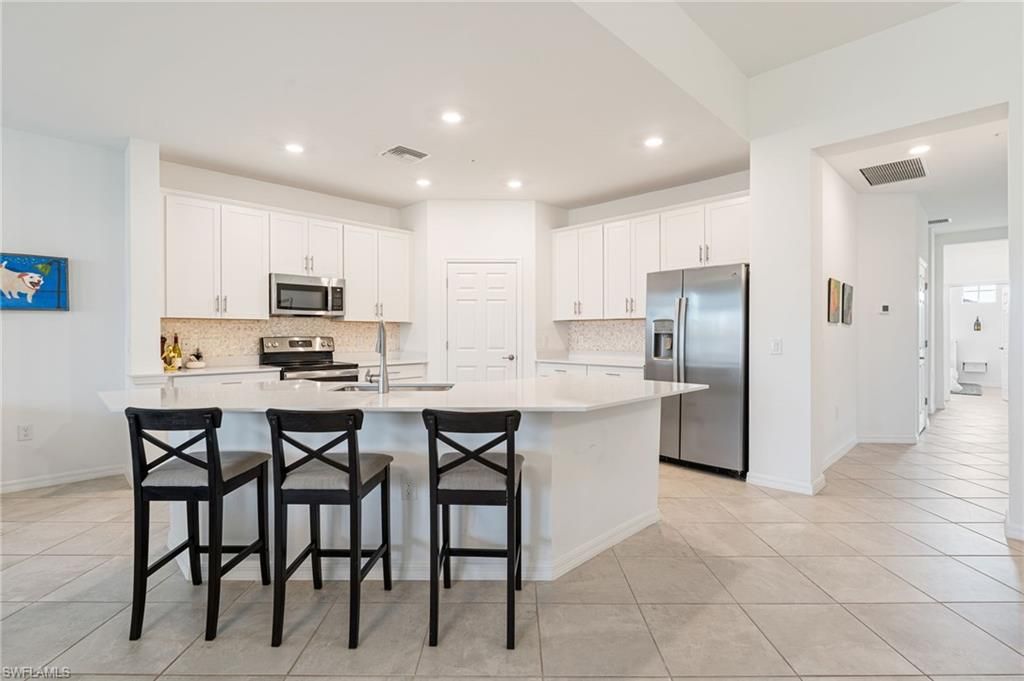 12050 Santaluz DR 202, FORT MYERS, FL 33913 — photo 4