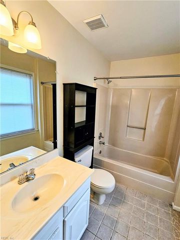 527 W 20th St Apt 401, Norfolk, VA 23517