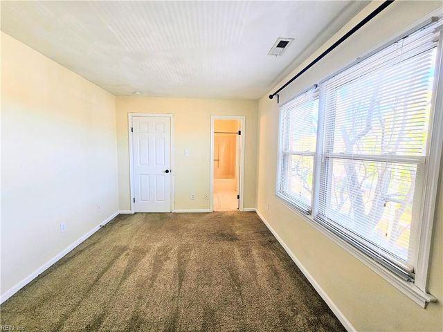 527 W 20th St Apt 401, Norfolk, VA 23517