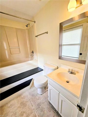 527 W 20th St Apt 401, Norfolk, VA 23517