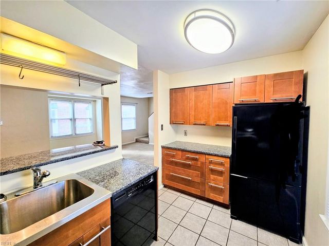 527 W 20th St Apt 401, Norfolk, VA 23517