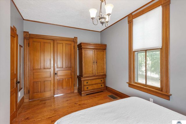 20609 Elkhorn Drive, Elkhorn, NE 68022