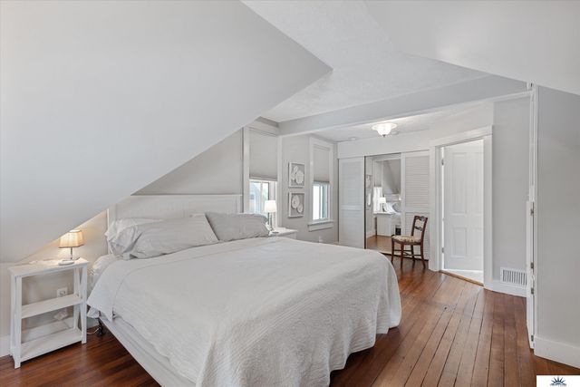 20609 Elkhorn Drive, Elkhorn, NE 68022