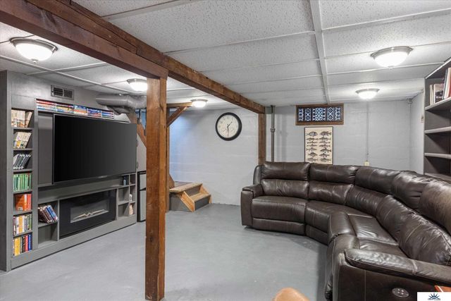 20609 Elkhorn Drive, Elkhorn, NE 68022