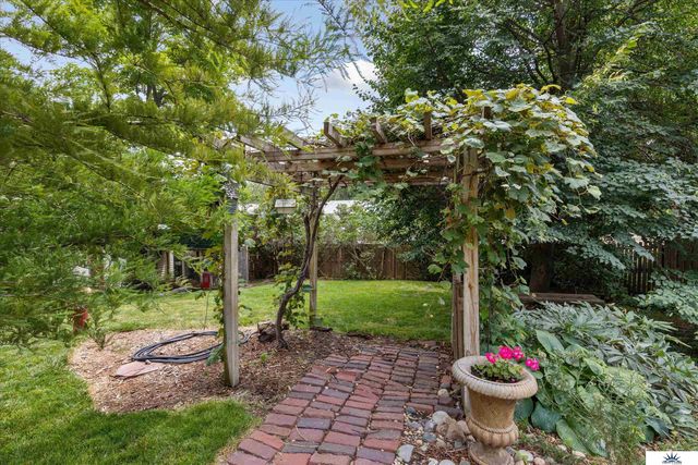 20609 Elkhorn Drive, Elkhorn, NE 68022