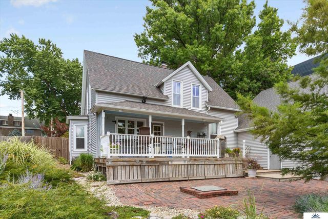 20609 Elkhorn Drive, Elkhorn, NE 68022