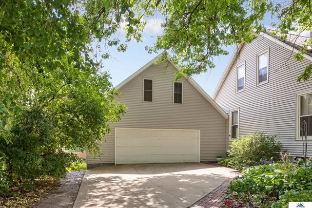 20609 Elkhorn Drive, Elkhorn, NE 68022