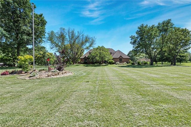 5801 W 180th Street, Stilwell, KS 66085