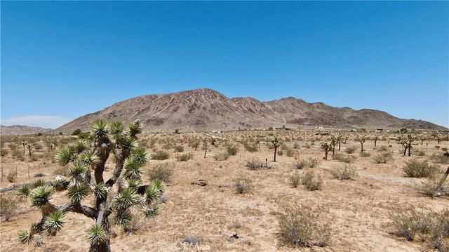 1903 Osgood Avenue, Landers, CA 92285