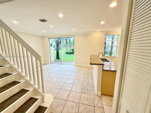 2674 SW 84th Ter 102, Miramar, FL 33025