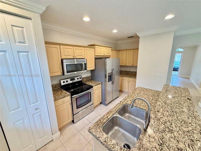 2674 SW 84th Ter 102, Miramar, FL 33025