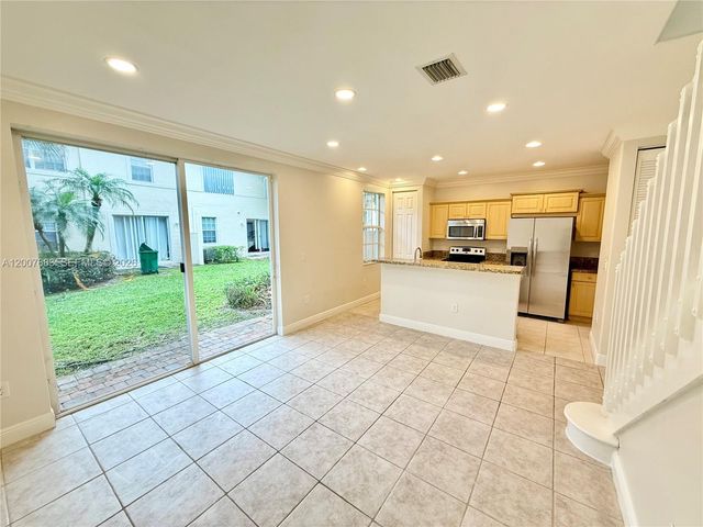 2674 SW 84th Ter 102, Miramar, FL 33025