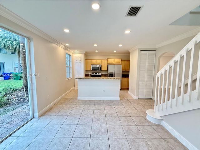 2674 SW 84th Ter 102, Miramar, FL 33025