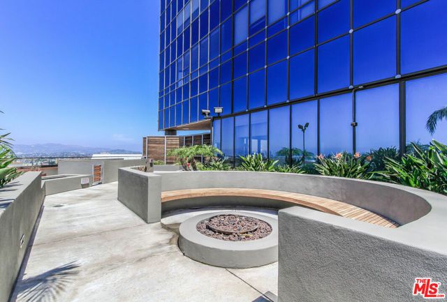 1100 Wilshire Boulevard 1805, Los Angeles, CA 90017