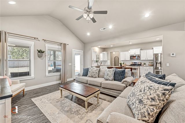 73 Isabella Place, Farmington, AR 72730
