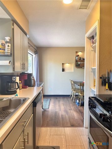 421 Broadway Street, San Marcos, TX 78666