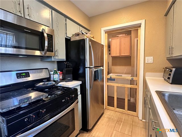 421 Broadway Street, San Marcos, TX 78666