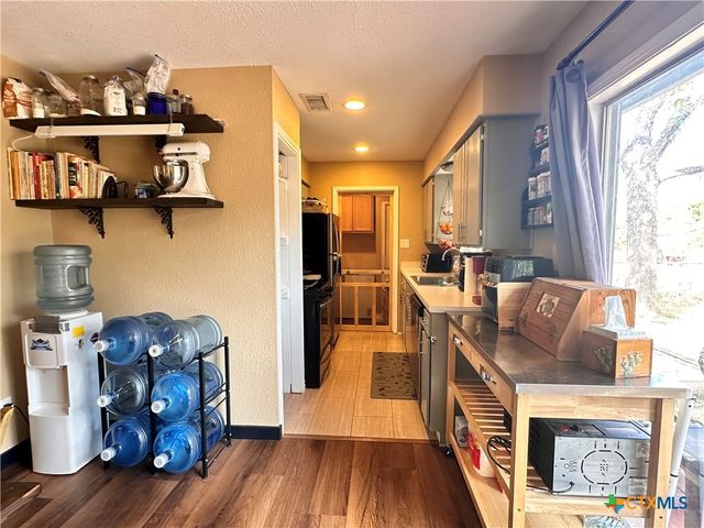 421 Broadway Street, San Marcos, TX 78666