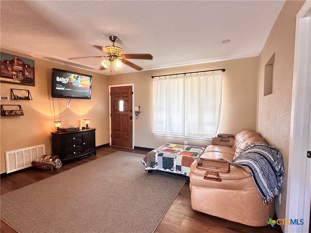 421 Broadway Street, San Marcos, TX 78666