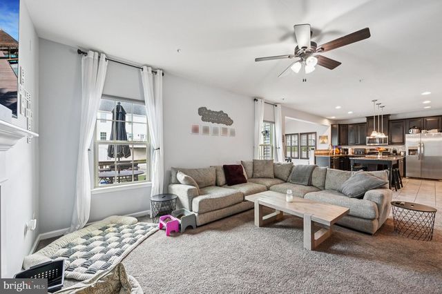 1211 LONG FARM LN, Brunswick, MD 21716