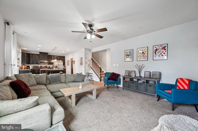 1211 LONG FARM LN, Brunswick, MD 21716