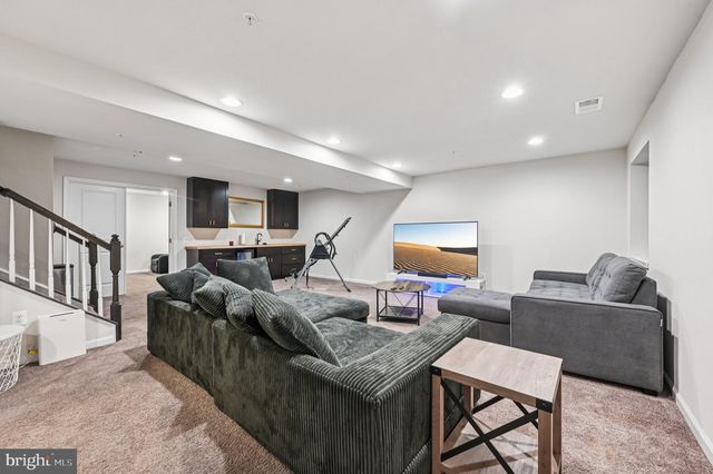 1211 LONG FARM LN, Brunswick, MD 21716