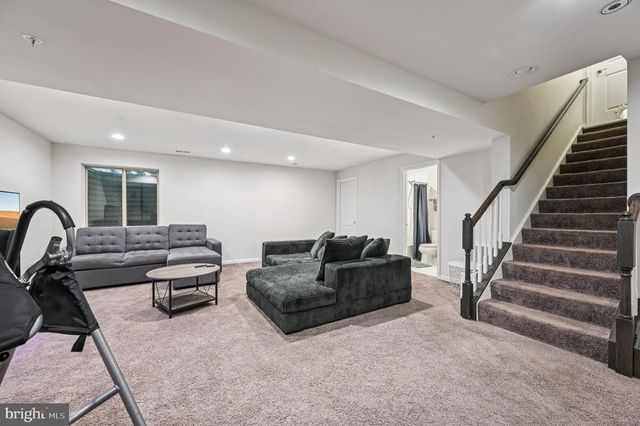 1211 LONG FARM LN, Brunswick, MD 21716