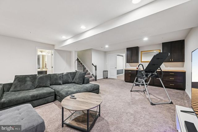 1211 LONG FARM LN, Brunswick, MD 21716