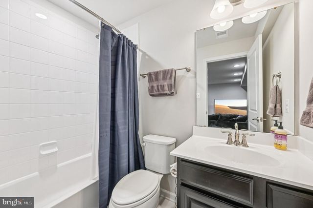 1211 LONG FARM LN, Brunswick, MD 21716